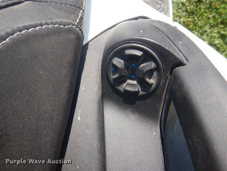 image for item FT9197 2012 Can-am Spyder RTT motorcycle