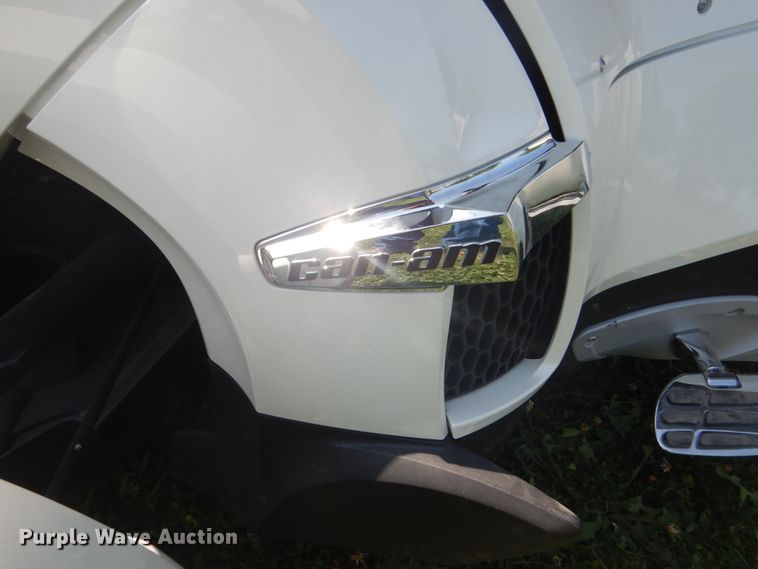 image for item FT9197 2012 Can-am Spyder RTT motorcycle