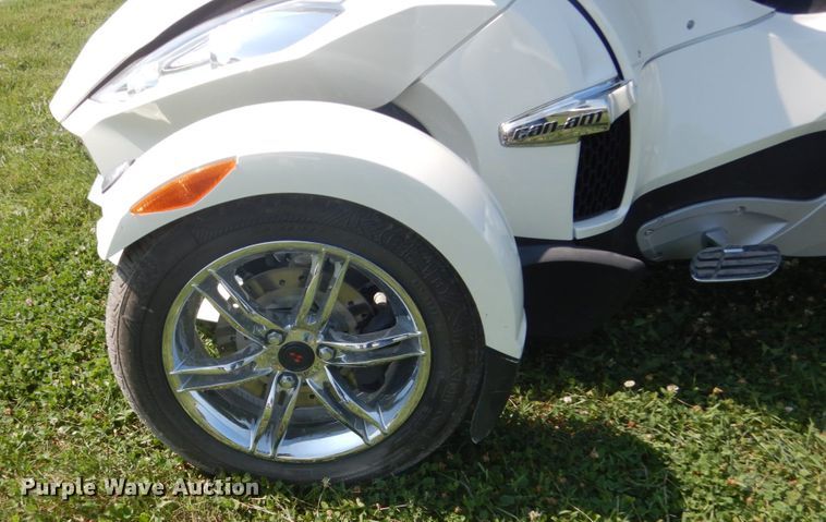 image for item FT9197 2012 Can-am Spyder RTT motorcycle