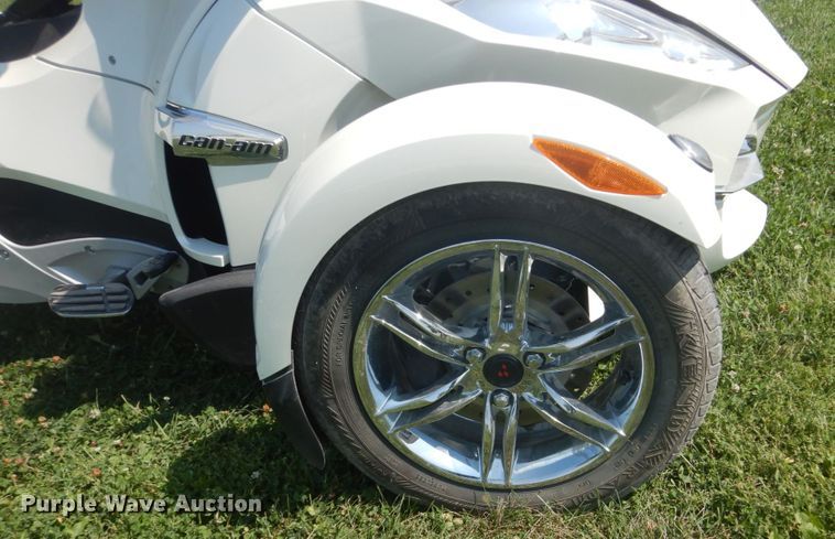 image for item FT9197 2012 Can-am Spyder RTT motorcycle