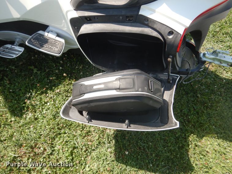 image for item FT9197 2012 Can-am Spyder RTT motorcycle