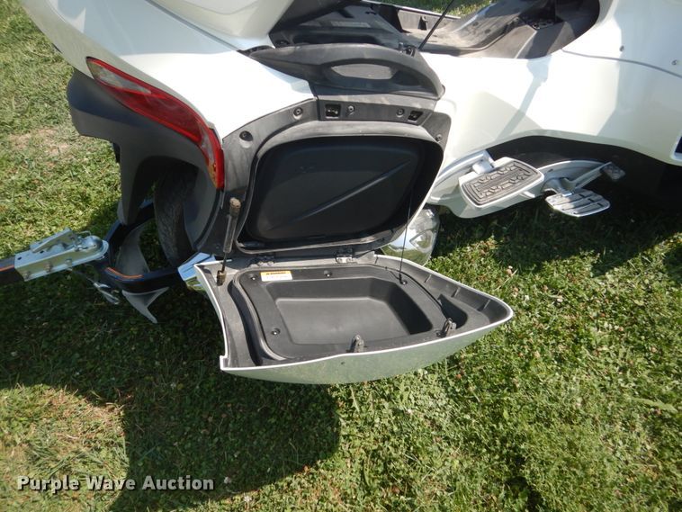 image for item FT9197 2012 Can-am Spyder RTT motorcycle