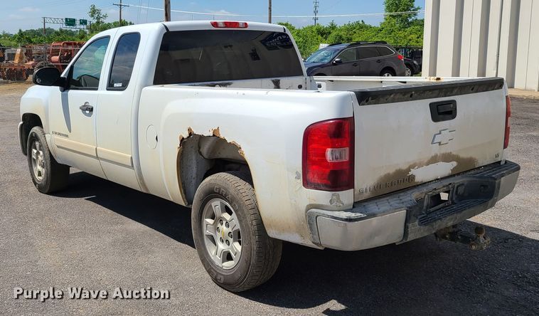 image for item FX9512 2007 Chevrolet Silverado 1500  Ext. Cab pickup truck