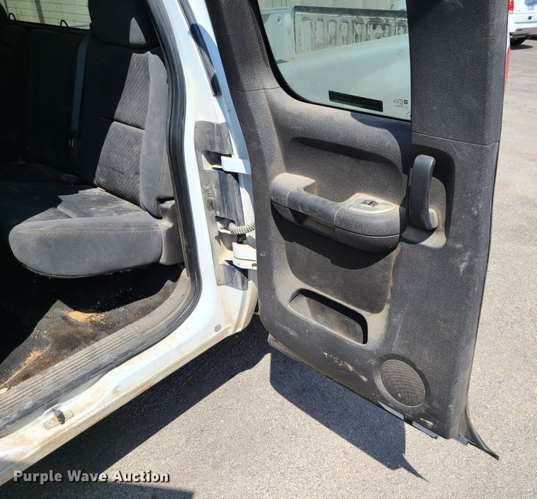 image for item FX9512 2007 Chevrolet Silverado 1500  Ext. Cab pickup truck