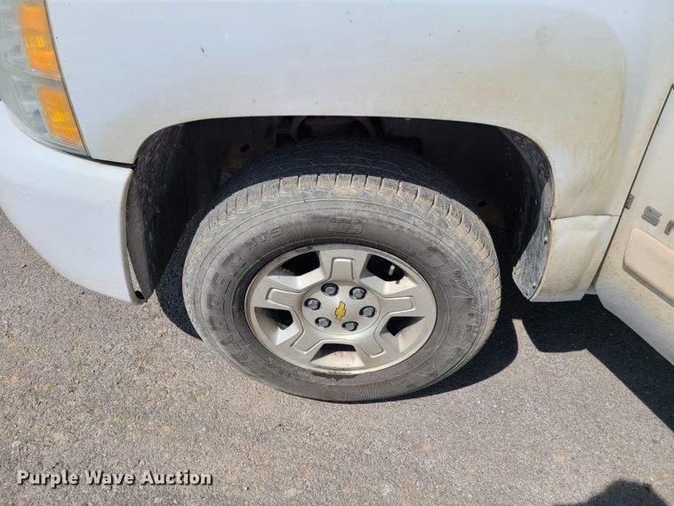 image for item FX9512 2007 Chevrolet Silverado 1500  Ext. Cab pickup truck