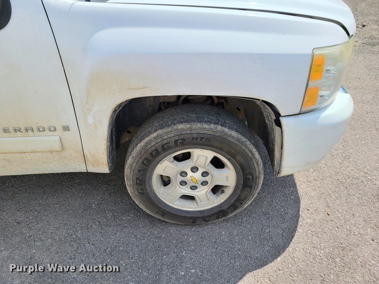 image for item FX9512 2007 Chevrolet Silverado 1500  Ext. Cab pickup truck