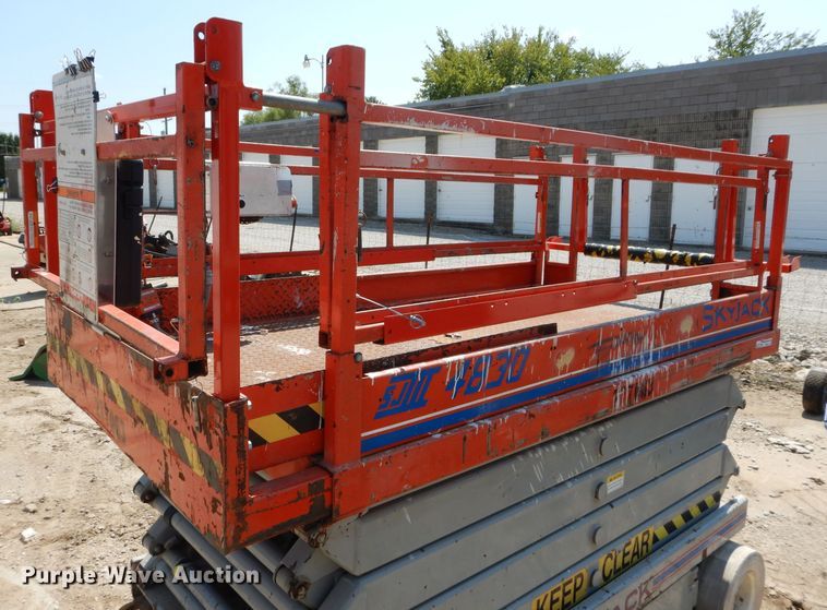 image for item FY9229 Skyjack SJIII 4830  scissor lift