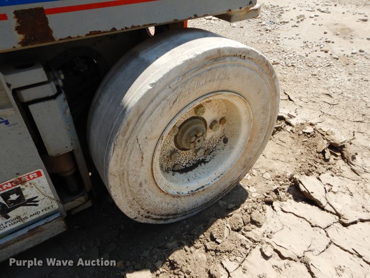 image for item FY9229 Skyjack SJIII 4830  scissor lift