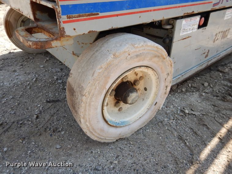 image for item FY9229 Skyjack SJIII 4830  scissor lift