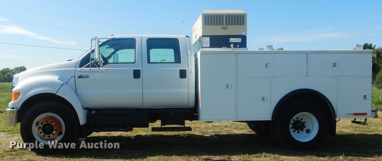 image for item GM9134 2008 Ford F750 Super Duty  utilty truck