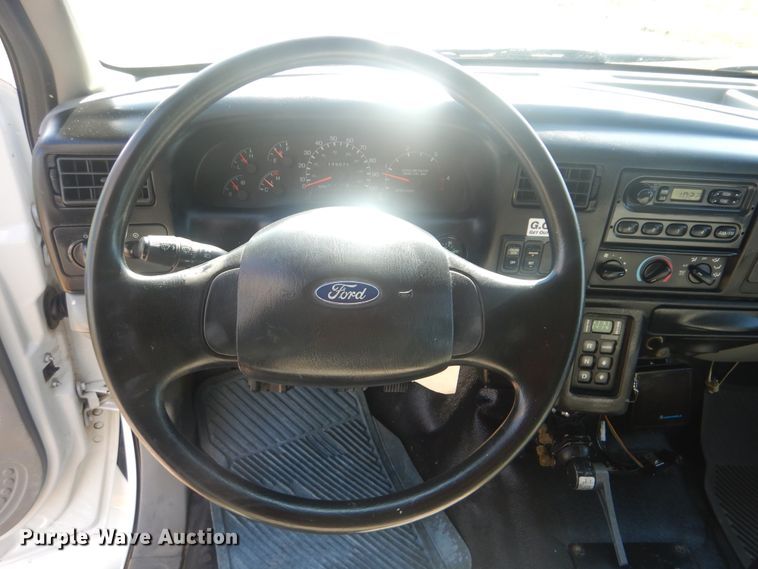 image for item GM9134 2008 Ford F750 Super Duty  utilty truck