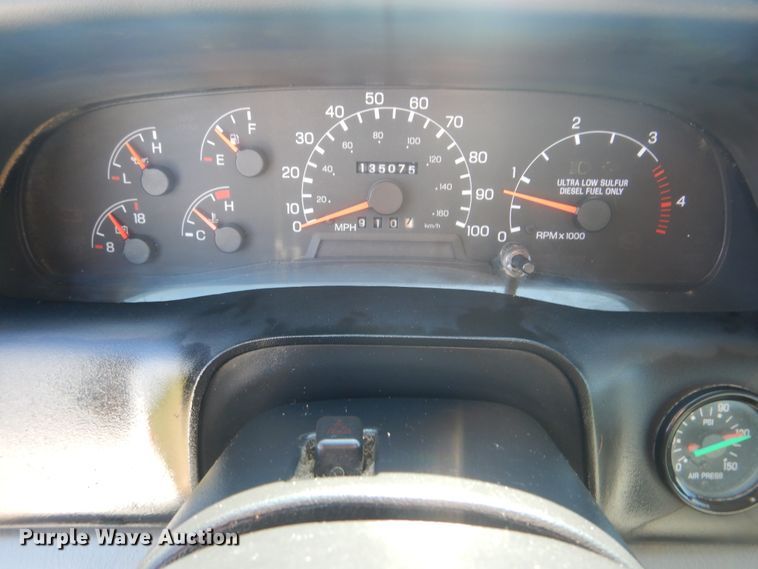 image for item GM9134 2008 Ford F750 Super Duty  utilty truck