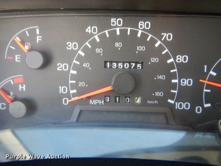 image for item GM9134 2008 Ford F750 Super Duty  utilty truck