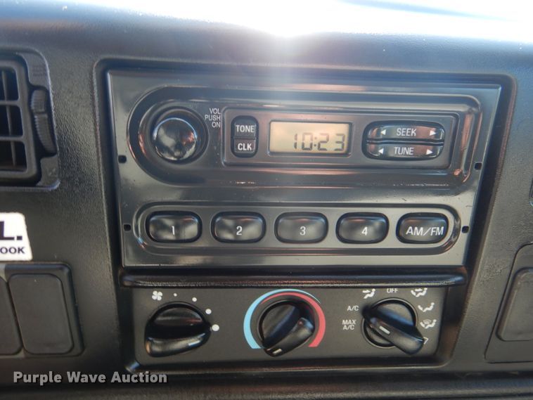 image for item GM9134 2008 Ford F750 Super Duty  utilty truck