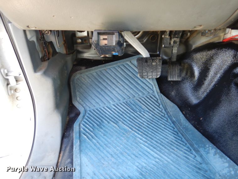 image for item GM9134 2008 Ford F750 Super Duty  utilty truck