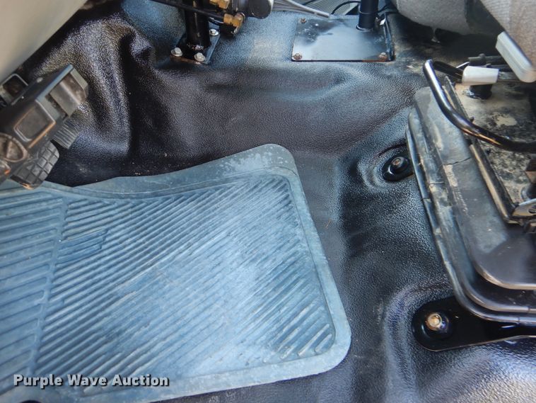 image for item GM9134 2008 Ford F750 Super Duty  utilty truck