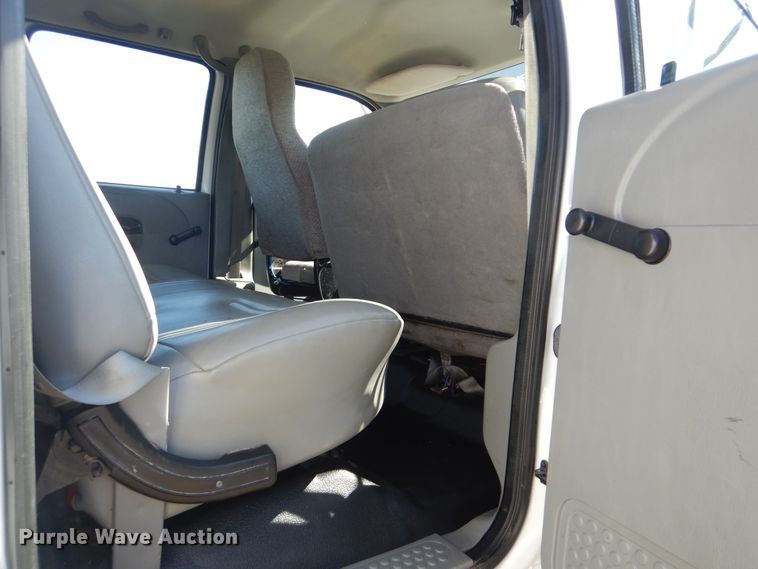 image for item GM9134 2008 Ford F750 Super Duty  utilty truck