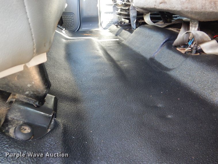 image for item GM9134 2008 Ford F750 Super Duty  utilty truck