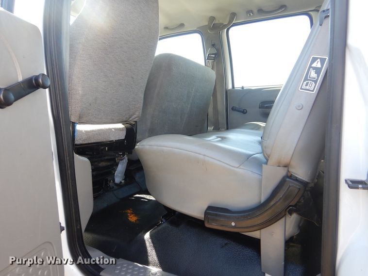 image for item GM9134 2008 Ford F750 Super Duty  utilty truck