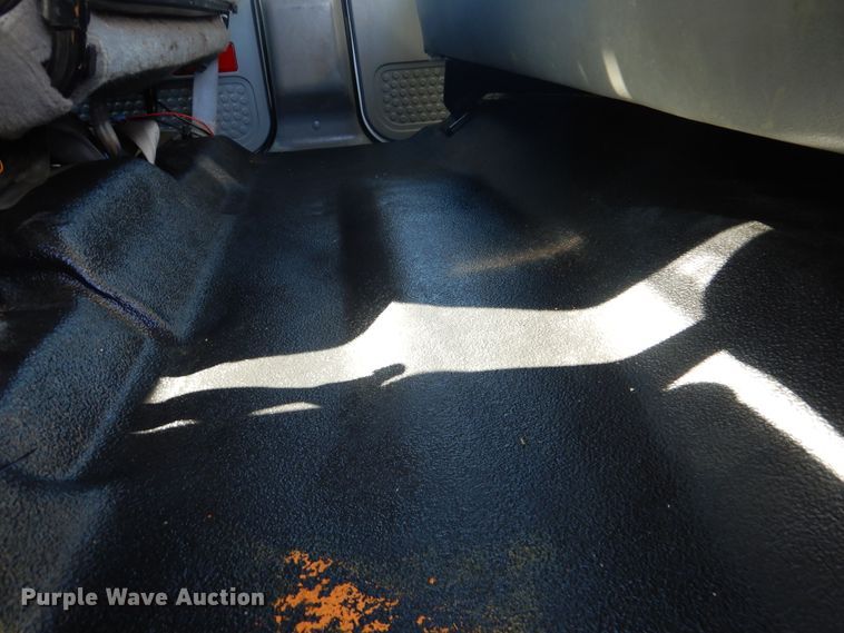 image for item GM9134 2008 Ford F750 Super Duty  utilty truck