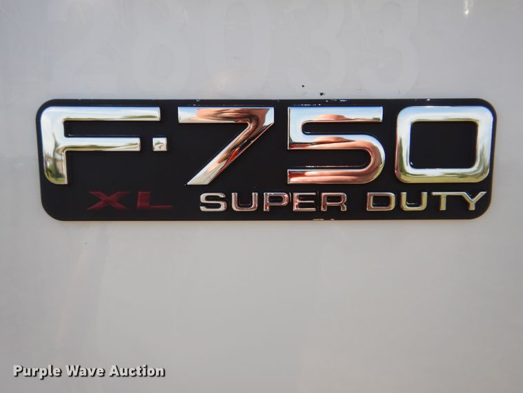 image for item GM9134 2008 Ford F750 Super Duty  utilty truck