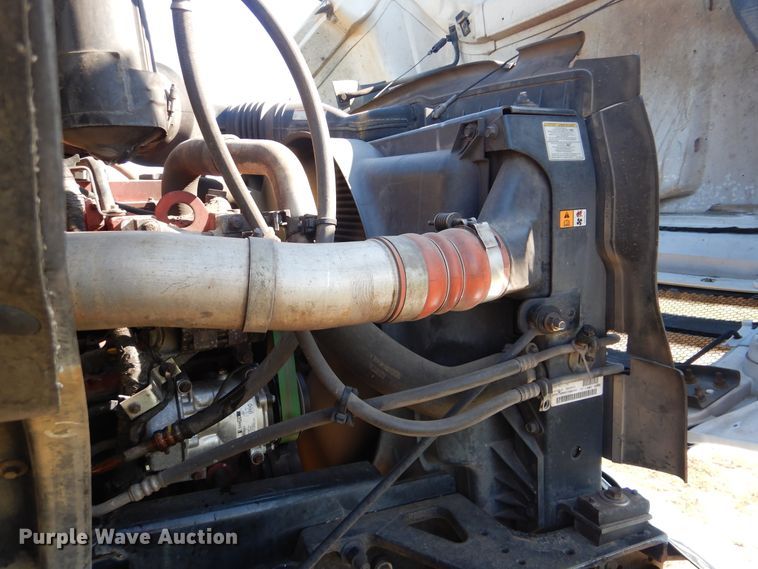 image for item GM9134 2008 Ford F750 Super Duty  utilty truck