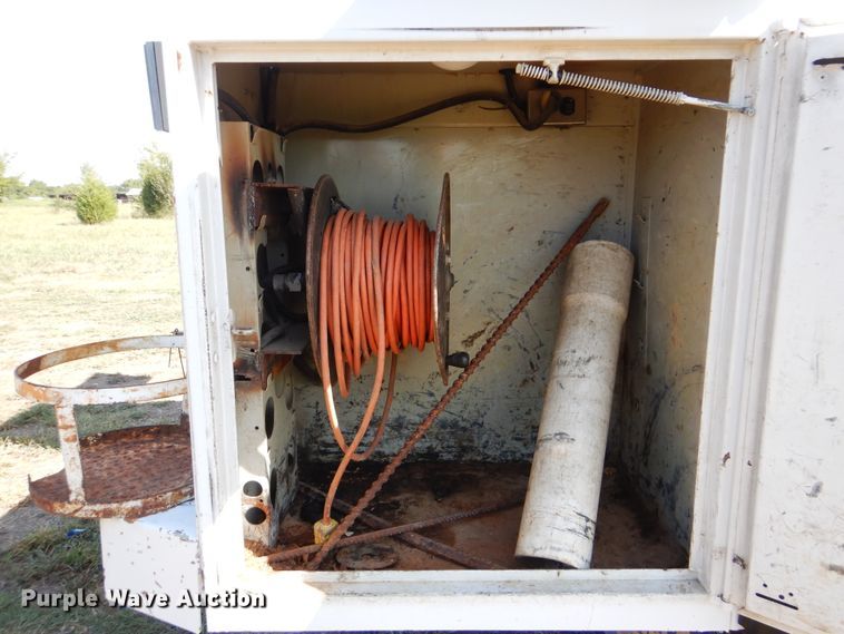 image for item GM9134 2008 Ford F750 Super Duty  utilty truck