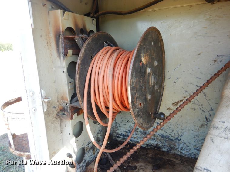 image for item GM9134 2008 Ford F750 Super Duty  utilty truck