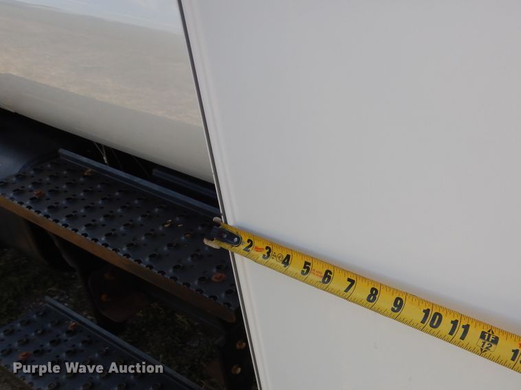 image for item GM9134 2008 Ford F750 Super Duty  utilty truck