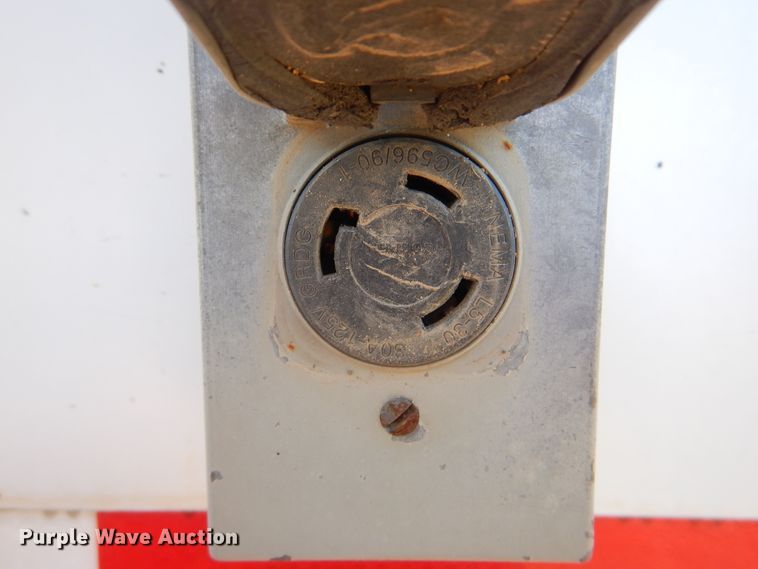 image for item GM9134 2008 Ford F750 Super Duty  utilty truck