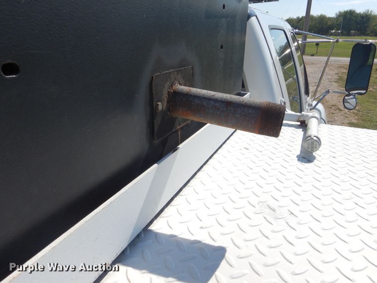 image for item GM9134 2008 Ford F750 Super Duty  utilty truck