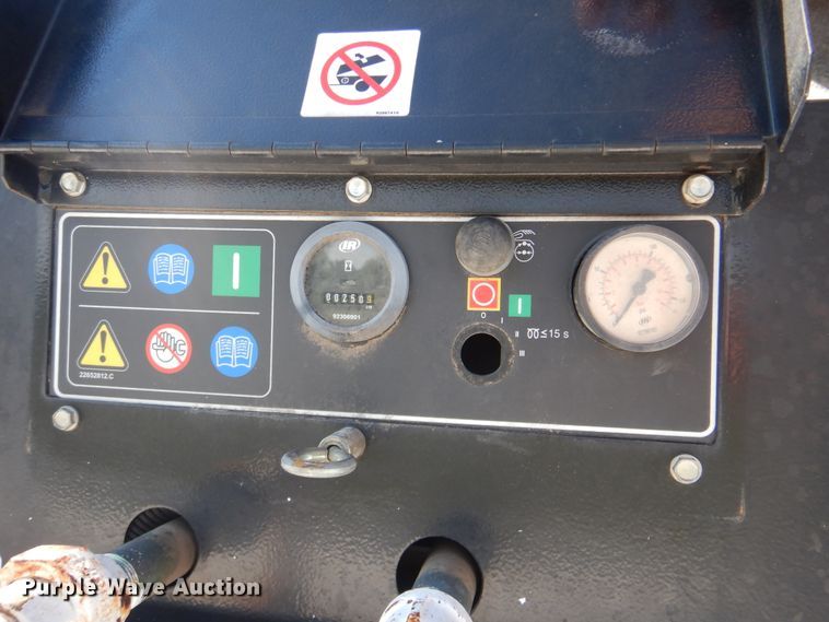 image for item GM9134 2008 Ford F750 Super Duty  utilty truck