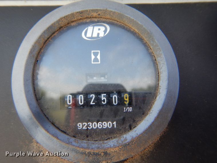 image for item GM9134 2008 Ford F750 Super Duty  utilty truck