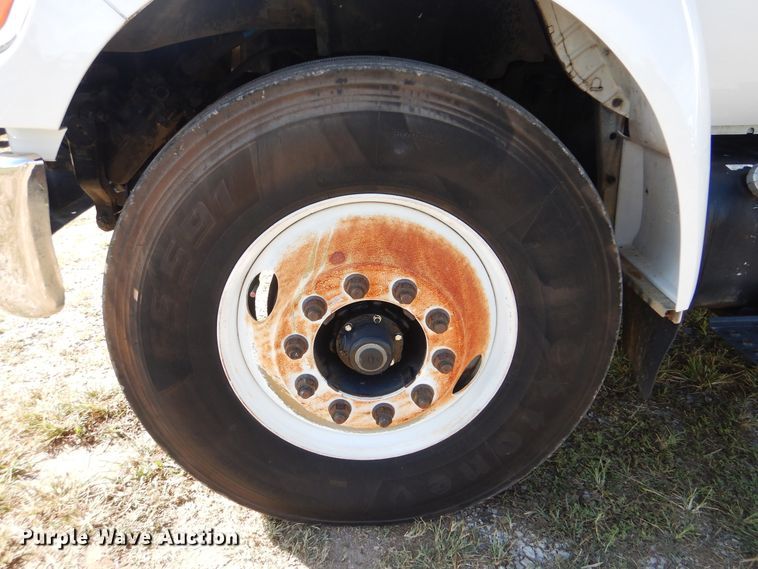 image for item GM9134 2008 Ford F750 Super Duty  utilty truck