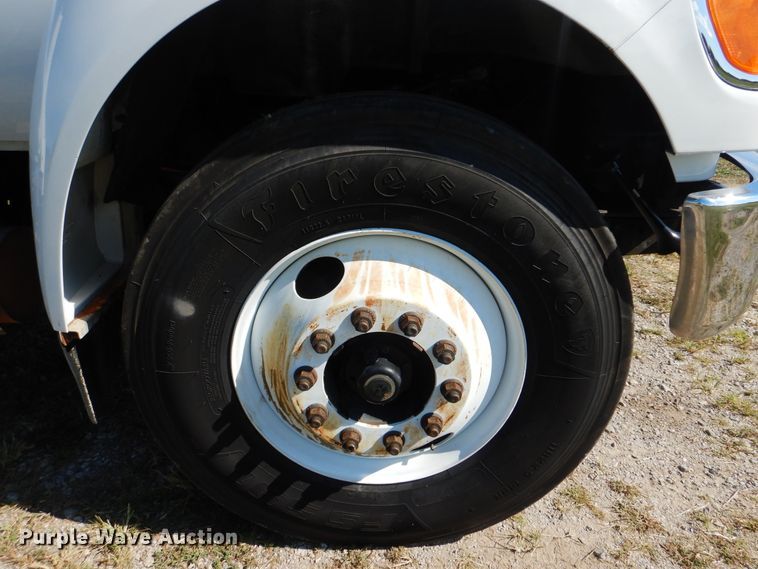 image for item GM9134 2008 Ford F750 Super Duty  utilty truck