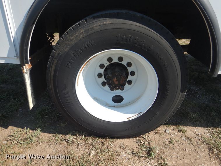 image for item GM9134 2008 Ford F750 Super Duty  utilty truck