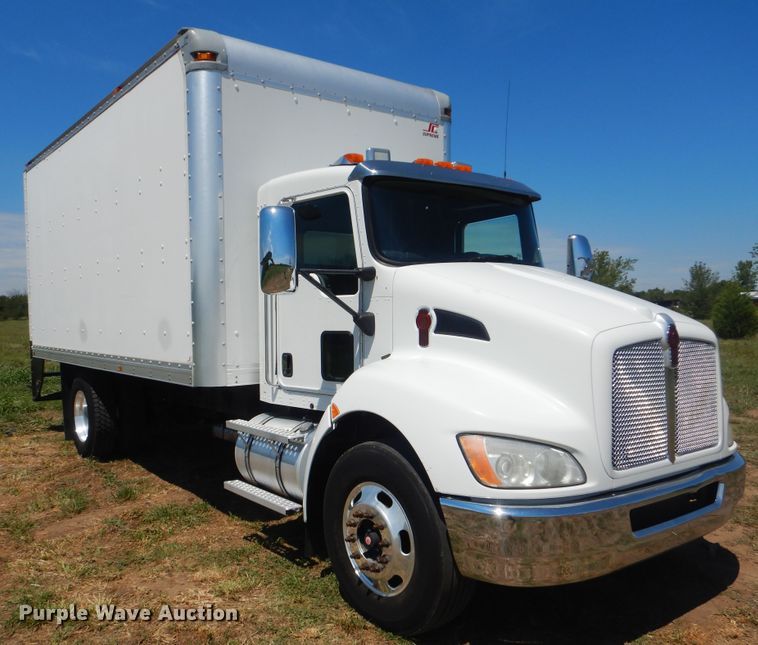 image for item GM9140 2010 Kenworth T370  box truck