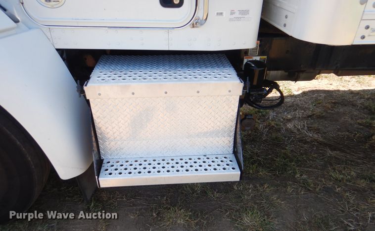 image for item GM9140 2010 Kenworth T370  box truck