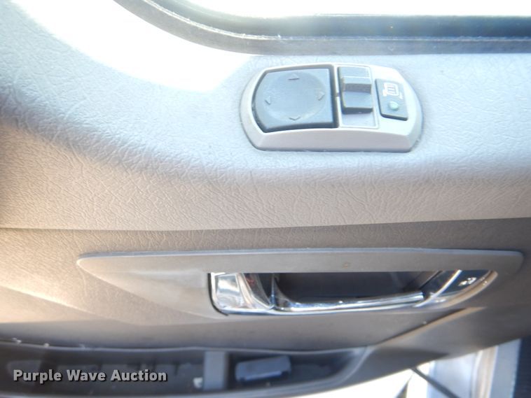 image for item GM9140 2010 Kenworth T370  box truck