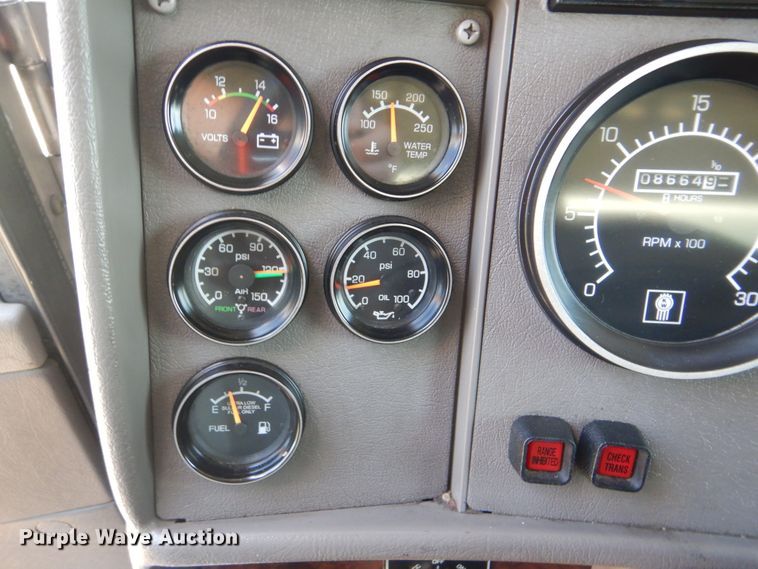 image for item GM9140 2010 Kenworth T370  box truck