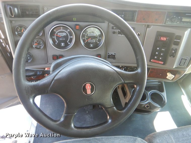 image for item GM9140 2010 Kenworth T370  box truck