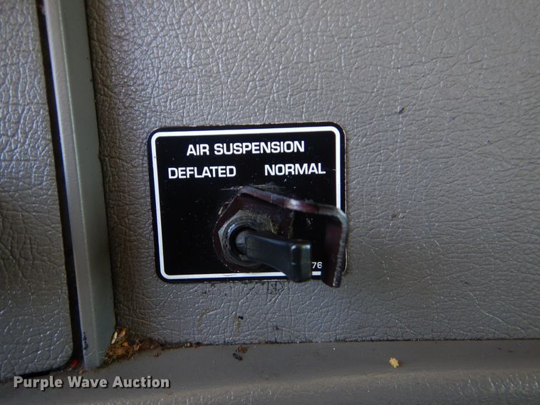 image for item GM9140 2010 Kenworth T370  box truck