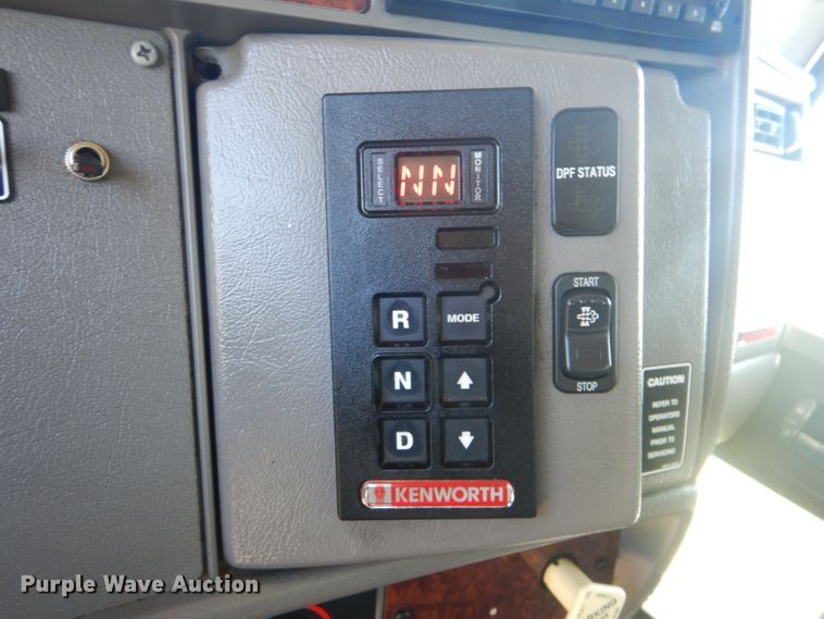 image for item GM9140 2010 Kenworth T370  box truck