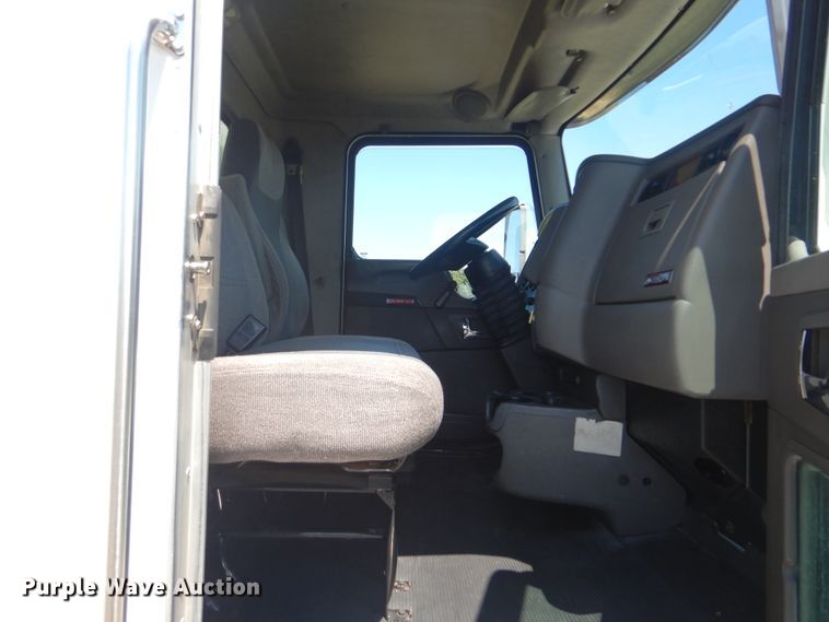 image for item GM9140 2010 Kenworth T370  box truck