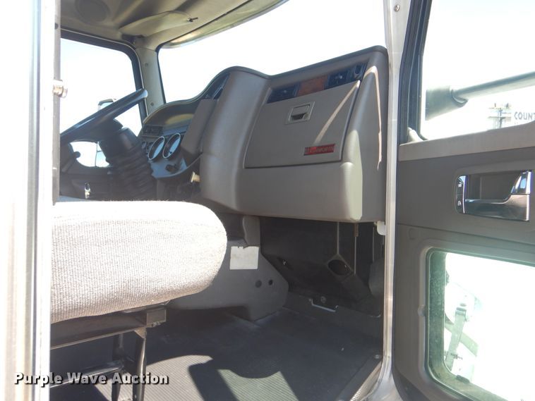 image for item GM9140 2010 Kenworth T370  box truck