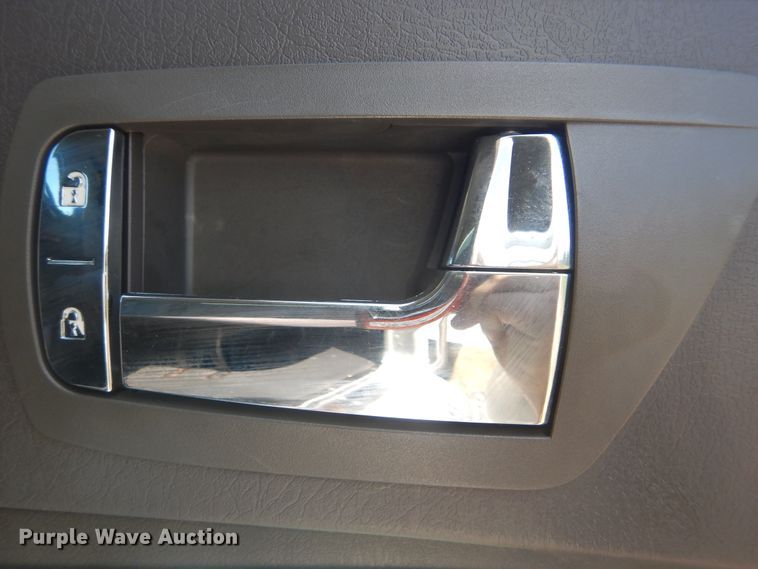 image for item GM9140 2010 Kenworth T370  box truck