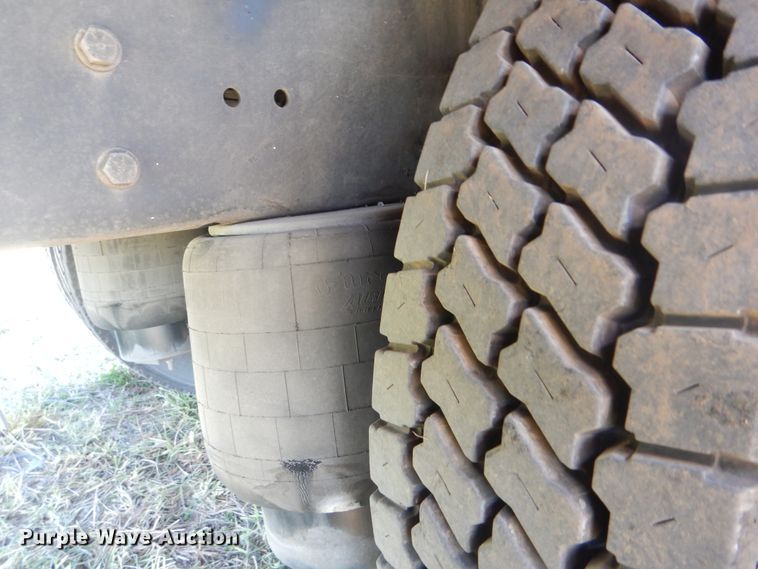 image for item GM9140 2010 Kenworth T370  box truck