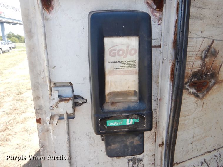 image for item GM9141 2002 International 4700  utility truck with crane