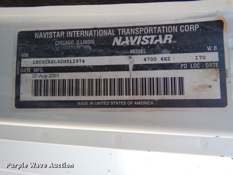 image for item GM9141 2002 International 4700  utility truck with crane