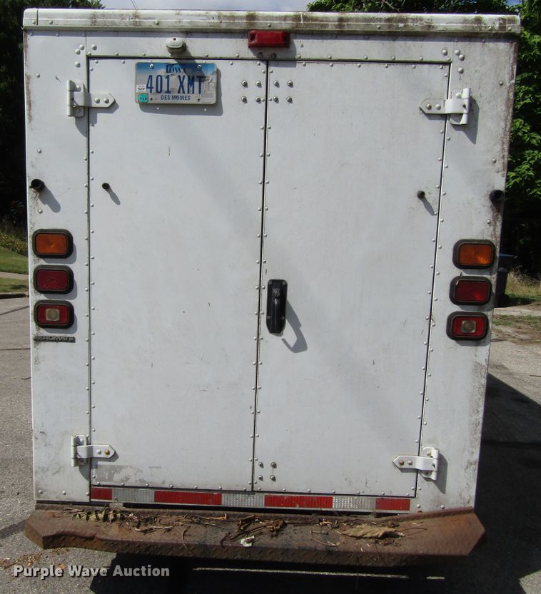 image for item GQ9105 1994 Utilimaster Aeromate  delivery truck